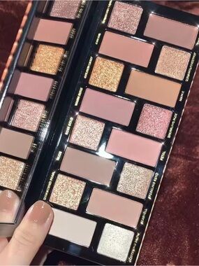Kohl's Rose, Pink & Gold Eyeshadow Palette